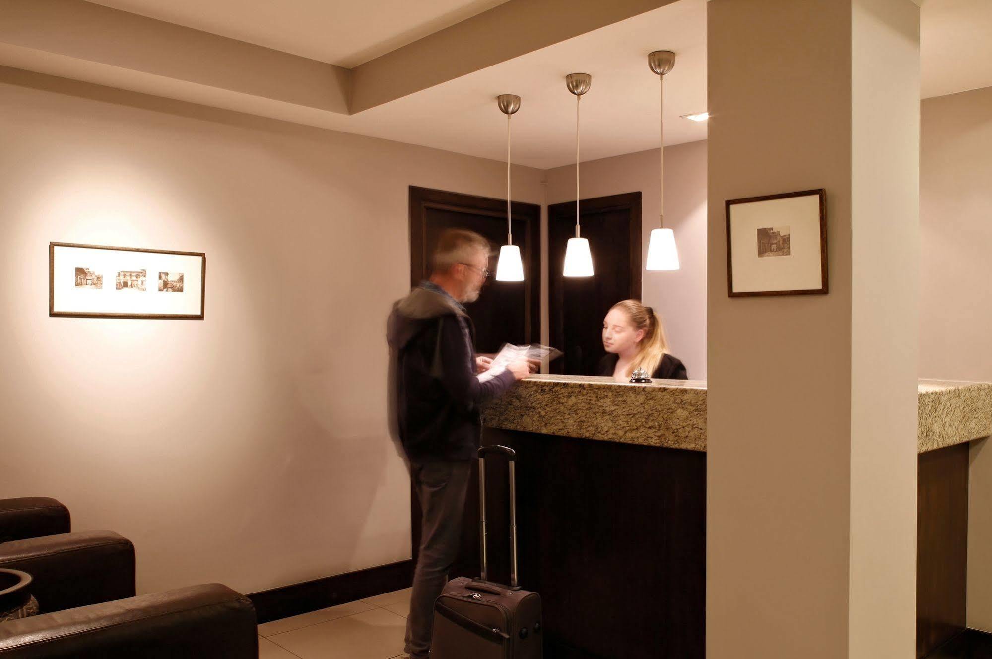 Hotel Meg Yerevan Bagian luar foto